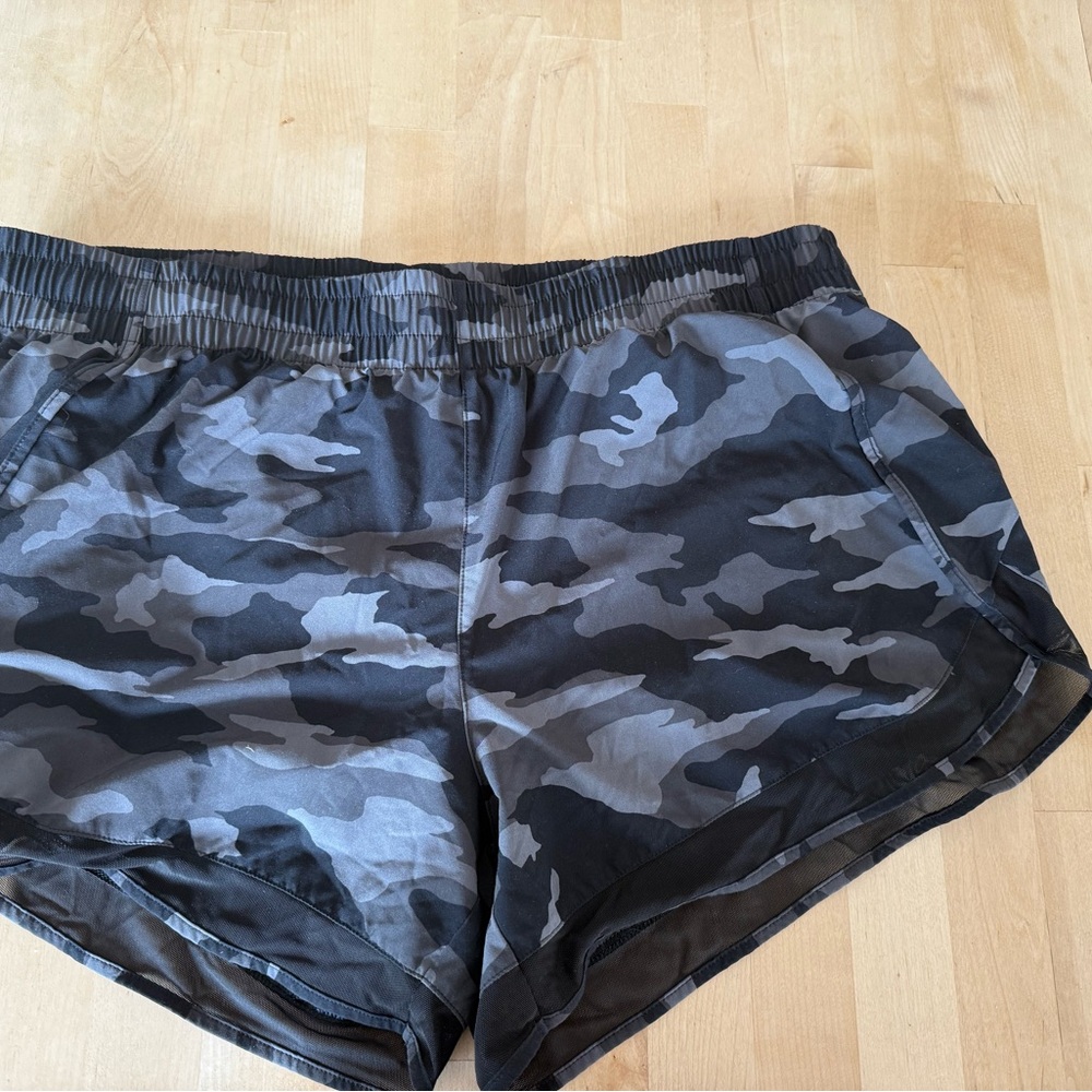 Athleta Black and Gray Camouflage Women's Athletic Shorts